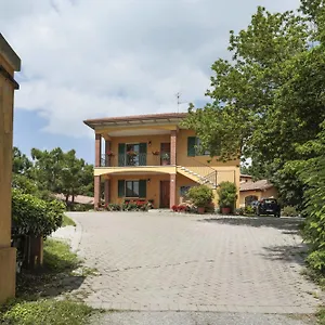 Agriturismo Gardenali Farm stay